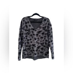 Central Park Women’s Pullover V-neck Sweater